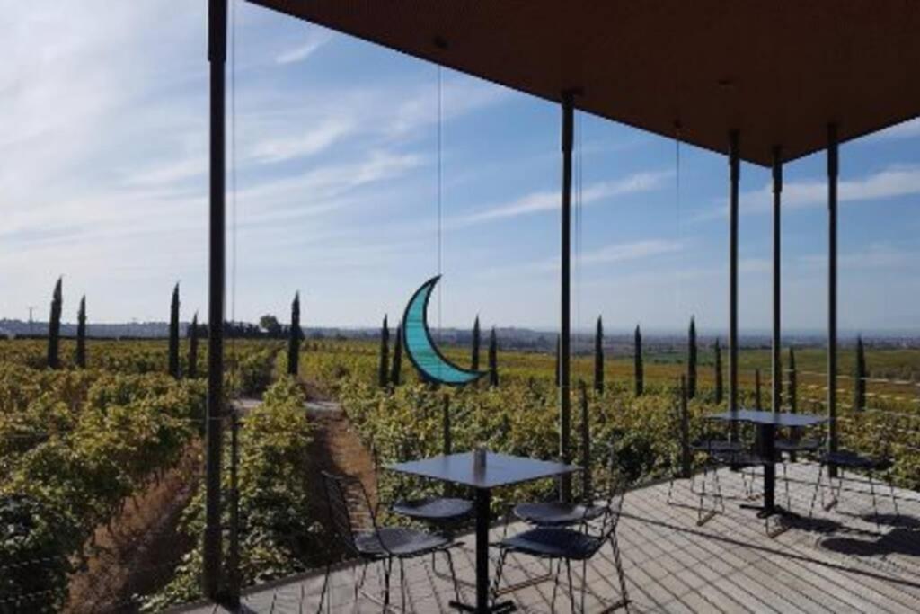 אפאנומי Eva Apartment With Great View מראה חיצוני תמונה